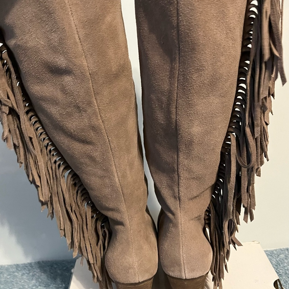 Steve Madden Brown Wedge Heeled Fringe Boots size 8 - Picture 3 of 11